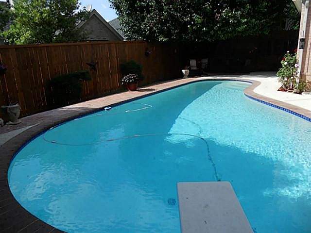 1st image of 2424 Aberdeen Dr