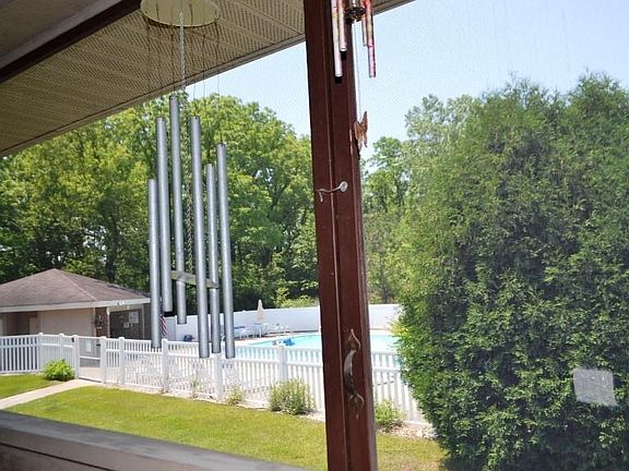 5th image of 950 Woodridge Ct #5D