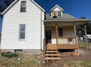 120 E Phillips St, Mascoutah, IL