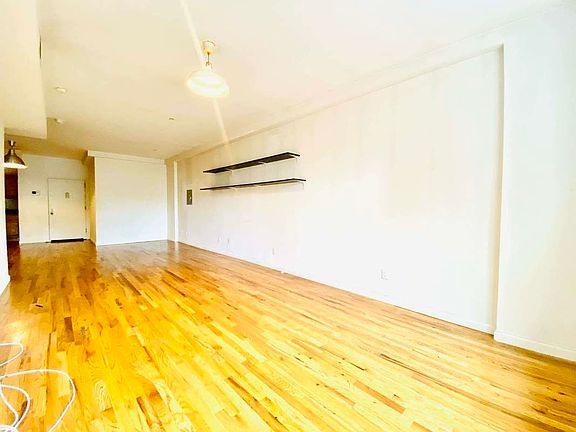4th image of 937 Broadway #4