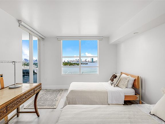 4th image of 1800 Sunset Harbour Dr #1910