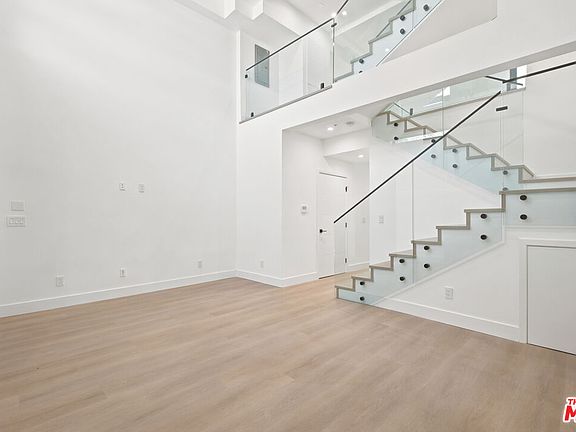 3rd image of 1159 N Formosa Ave #4