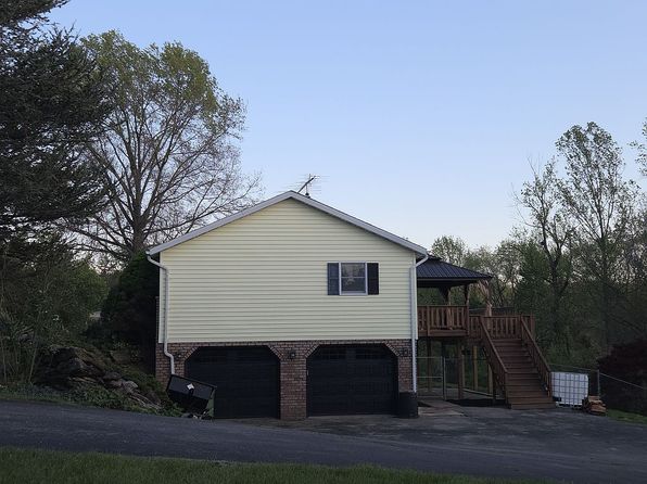5824 Spruce Rd, Felton, PA 17322
