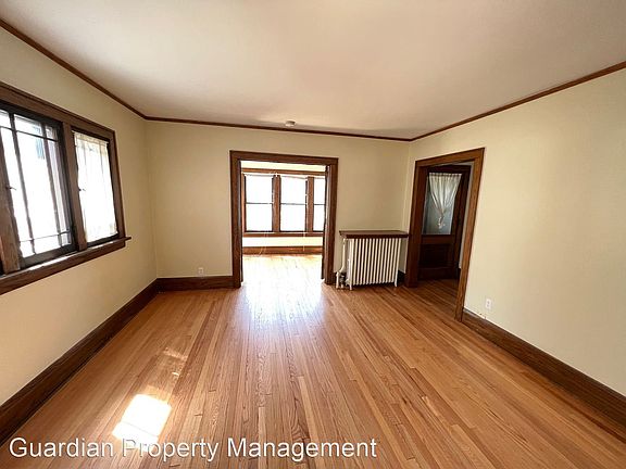 4th image of 104 Snelling Ave N #1