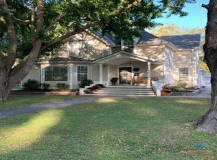 608 S 2nd St, Clinton, MO 64735