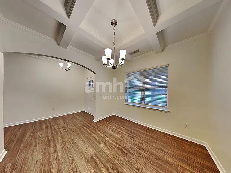 304 San Anselmo St — Photo 6