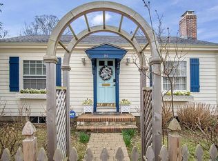 84 3rd St, Newport, RI 02840