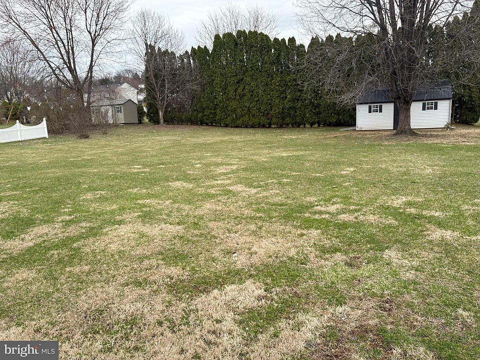 2nd image of 255 Degler Ave