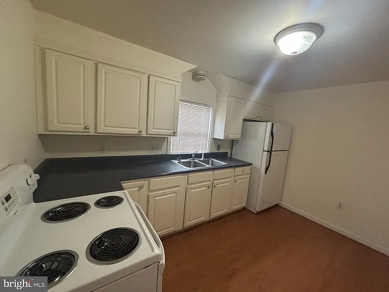 383 E King St #1 — Photo 11