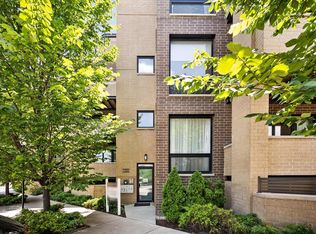 1203 W Superior St #1B, Chicago, IL 60642