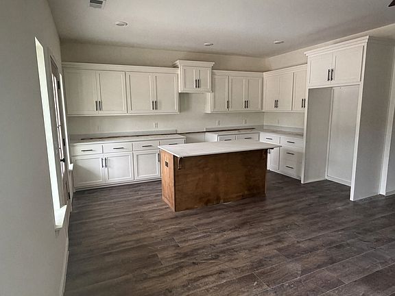 3rd image of 605 N Richland Ave #A