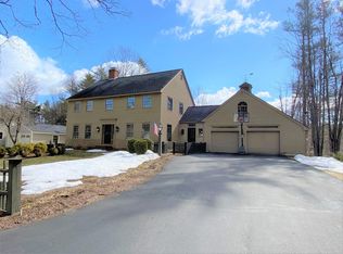 91 Ledgewood Rd, Claremont, NH 03743
