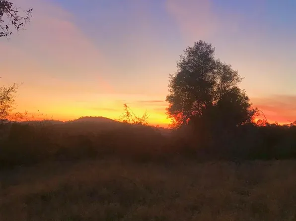 10 Old Oak Ln, Mariposa, CA 95338