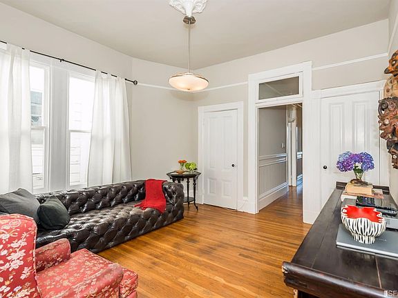 2nd image of 44 Sharon St