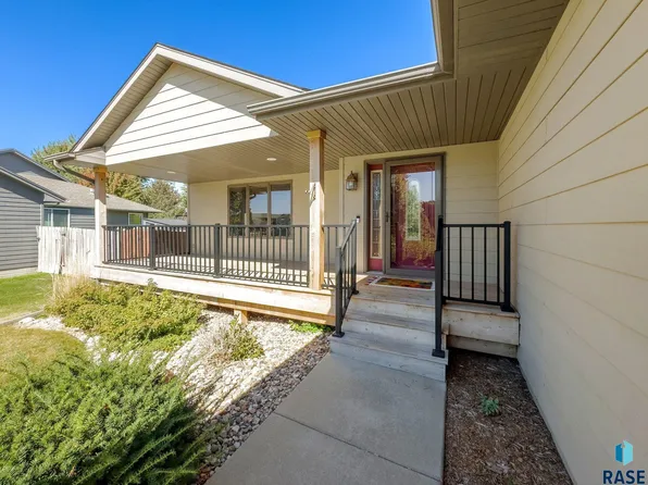 4608 E Tiger Lilly St, Sioux Falls, SD 57110