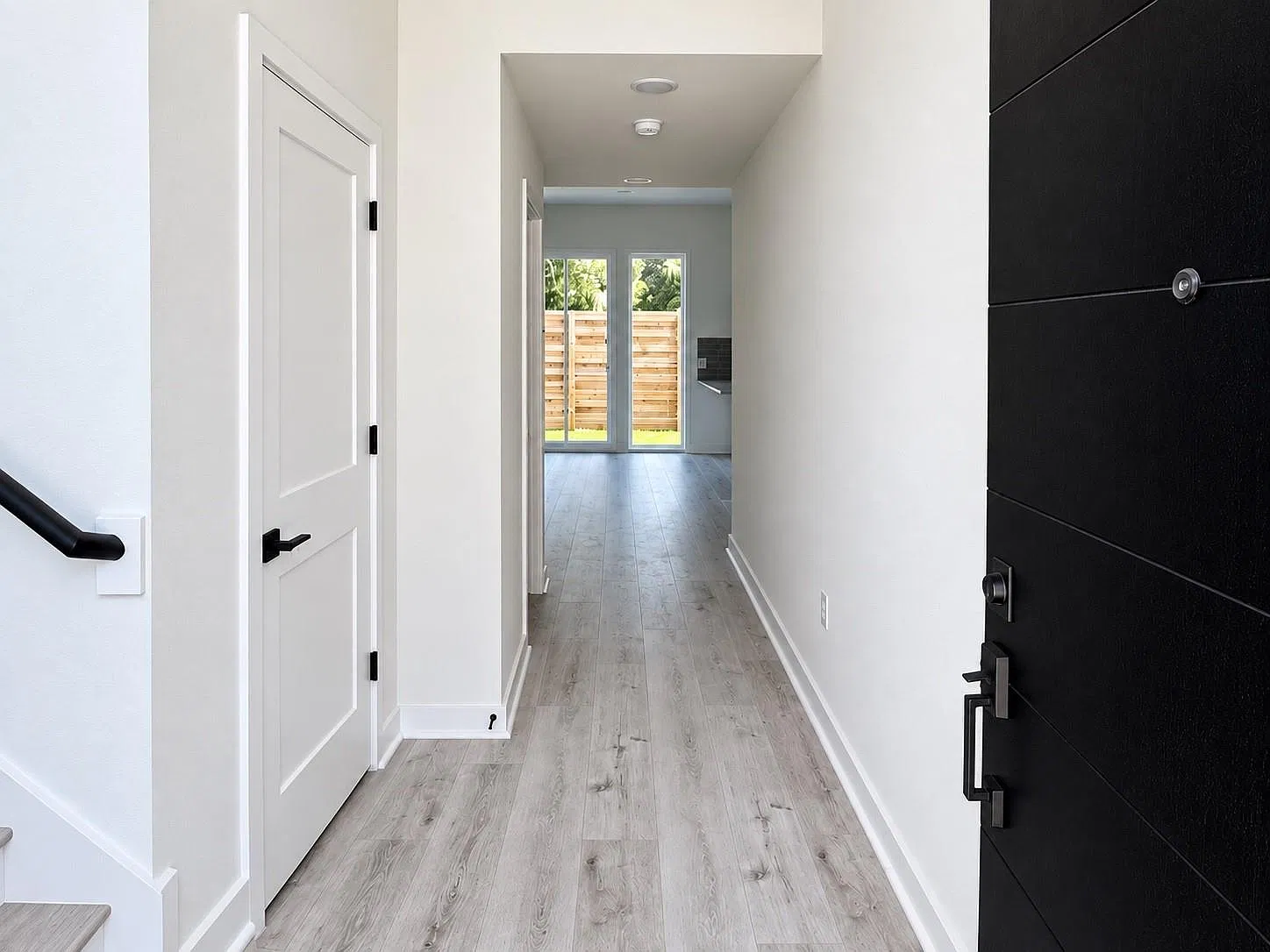 2 bed, 2.5 bath, 1266 sqft, $2,200 — Photo 2