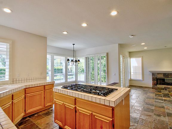 3rd image of 45315 Camino Monzon