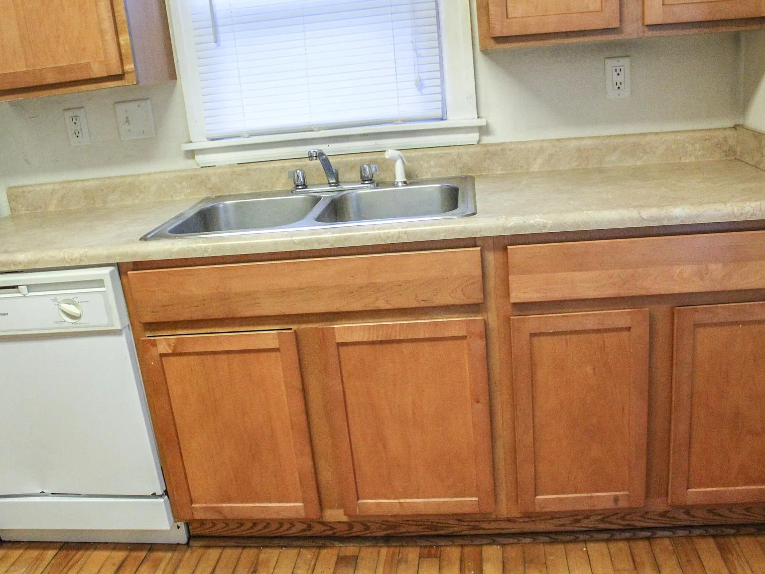 410 N Lucas St — Photo 3
