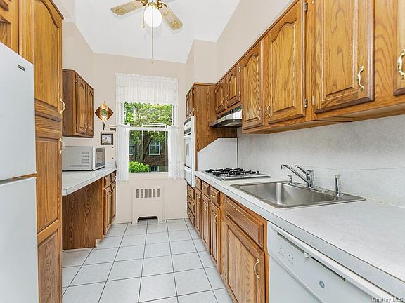 2nd image of 836 Palisade Ave #6J