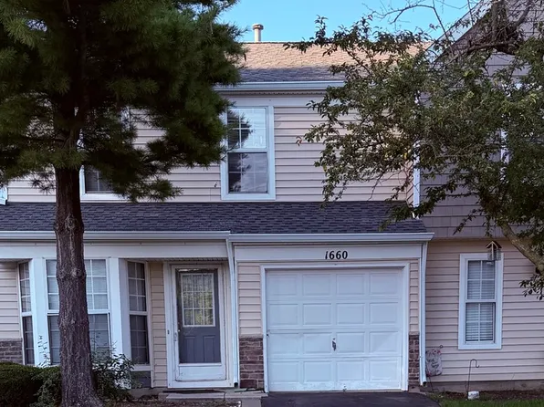 1660 College Green Dr, Elgin, IL 60123