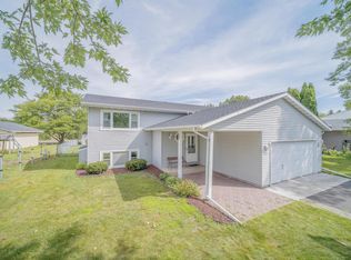 2417 Gall Ave, Saint Paul, MN 55109