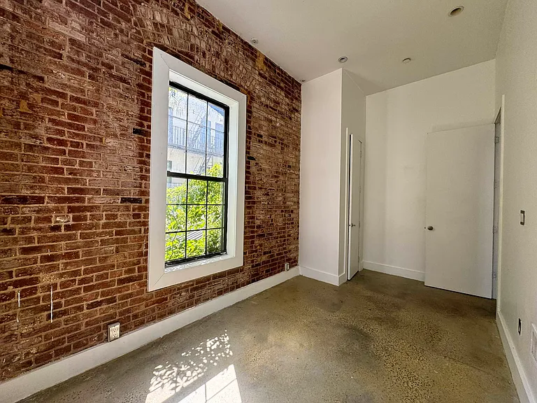 753 Lexington Ave #1D — Photo 6