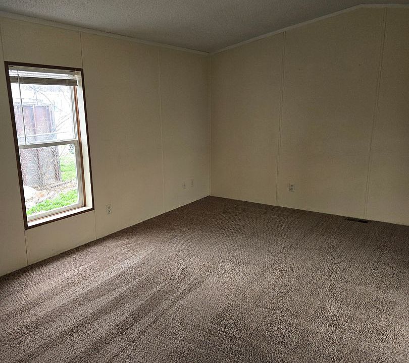 1st image of 1848 Canary Ave