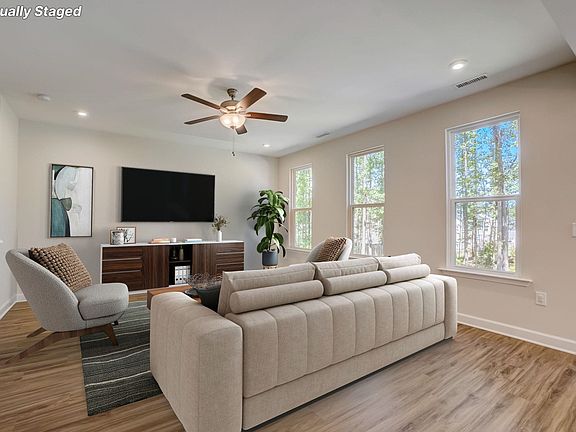 3rd image of 438 Badger Pass Dr