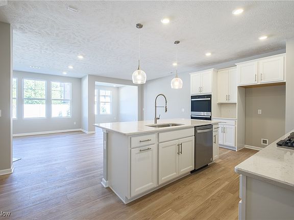 5th image of 1601 Merlot Ln