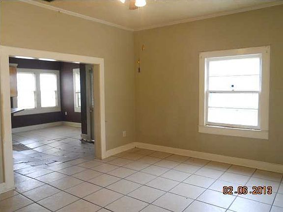 5th image of 104 E 3rd St