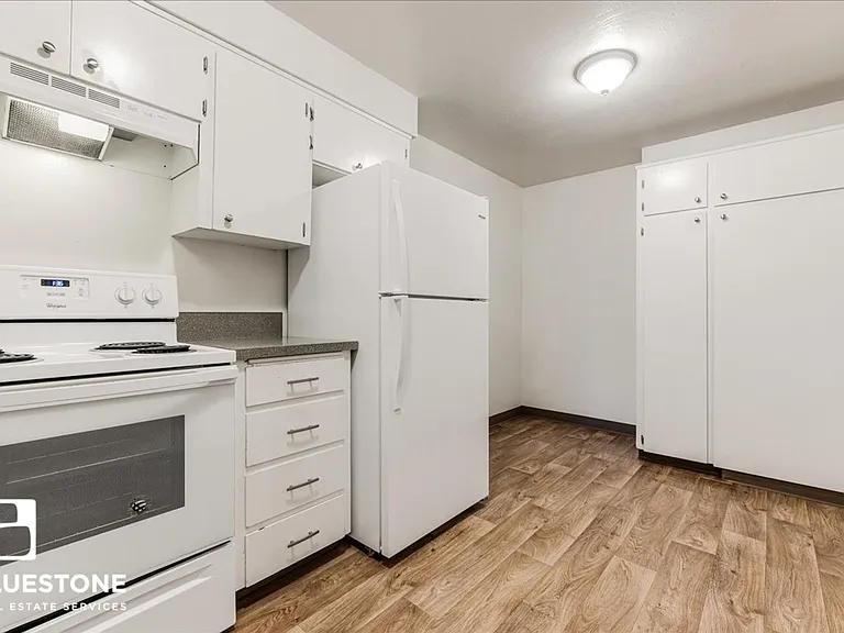 Bayberry Apartments — Photo 15