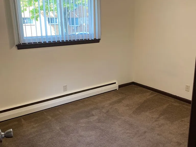 2812 E Bolivar Ave — Photo 14