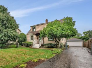 136 83rd St, Willowbrook, IL 60527