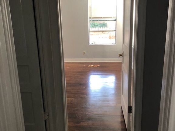 4th image of 3145 Willing Ave