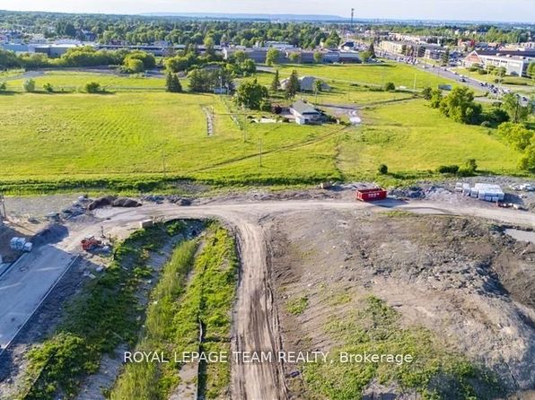 214 Verulam St, Ottawa, ON K2J 7J5