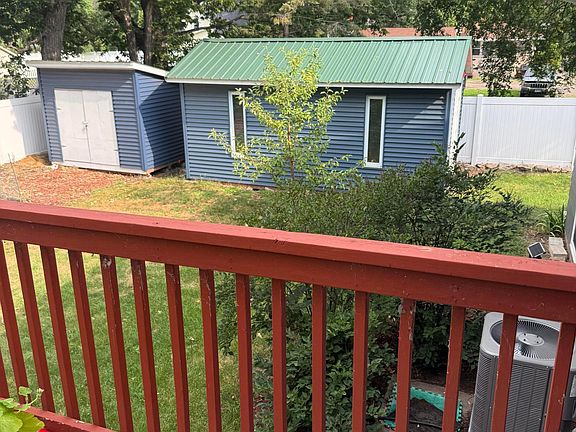 2nd image of 1541 Franklin Ln