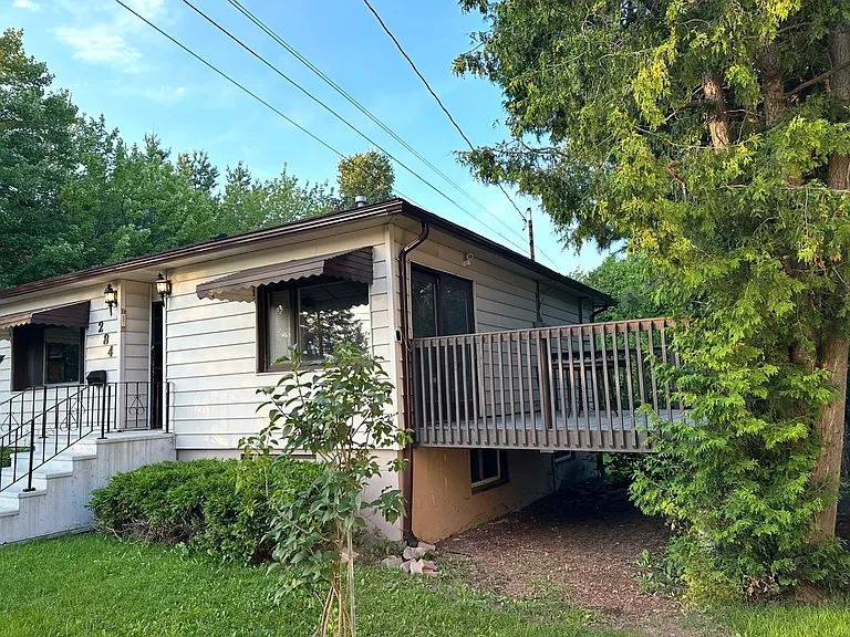 Brenda Dr — Photo 22