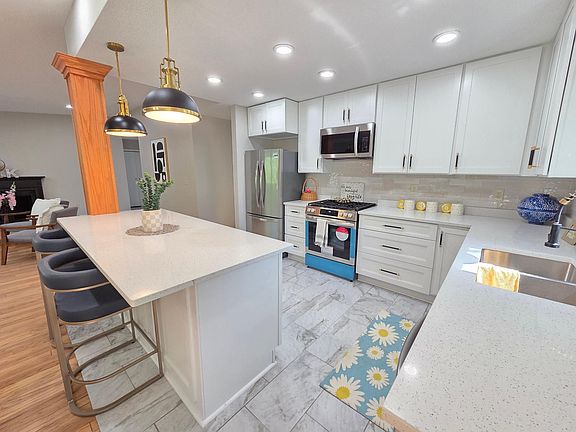 5th image of 12209 Woodbine Rd