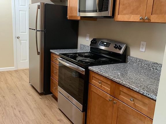 Three Bedroom Kitchen- new appliances, c