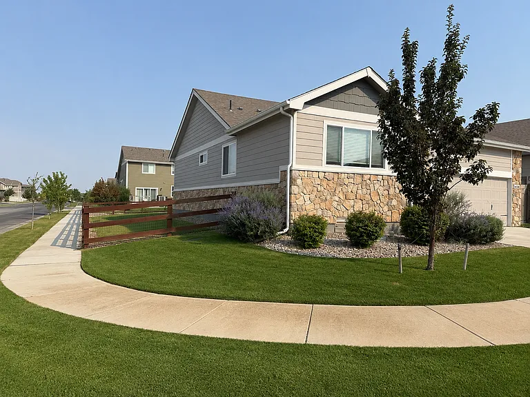 1643 Rise Dr — Photo 2