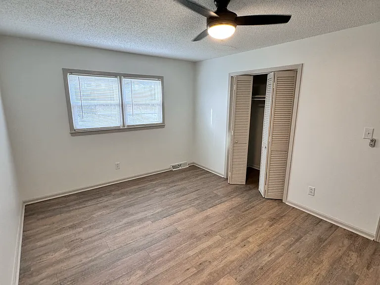 304 Woods Dr #A — Photo 3