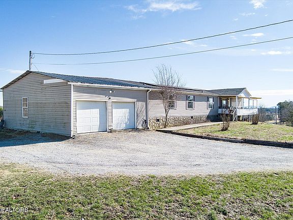 3rd image of 102 Flat Rock Rd