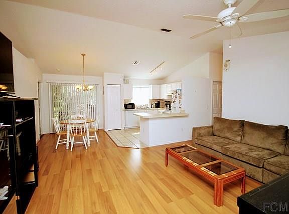 2nd image of 26 Whitcock Ln