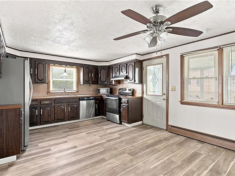 23 Amory St — Photo 11