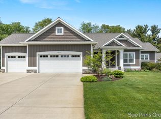 8429 Pinecroft Ct, Hudsonville, MI 49426