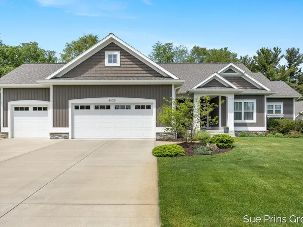 8429 Pinecroft Ct, Hudsonville, MI 49426