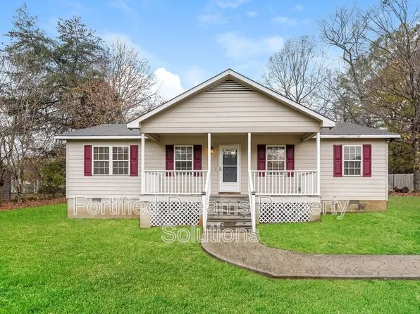 906 Dize Dr, Winston Salem, NC 27107