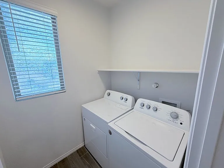 5777 Cosmo Ct NE — Photo 27