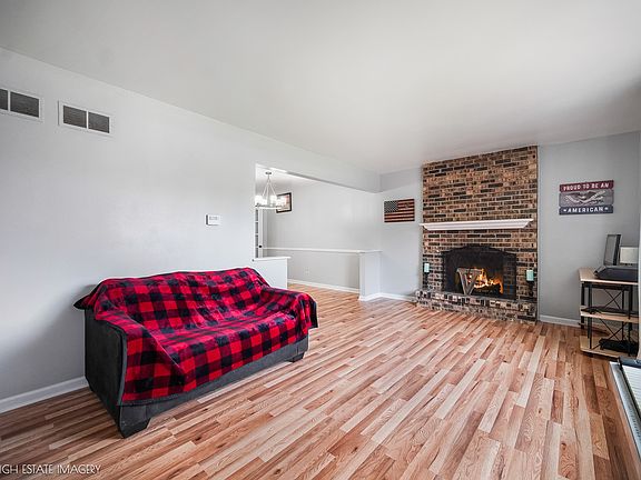5th image of 28W516 Leverenz Rd