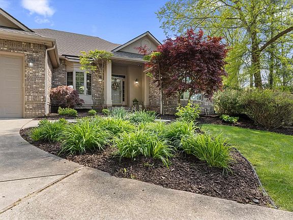 3rd image of 58732 River Forest Dr